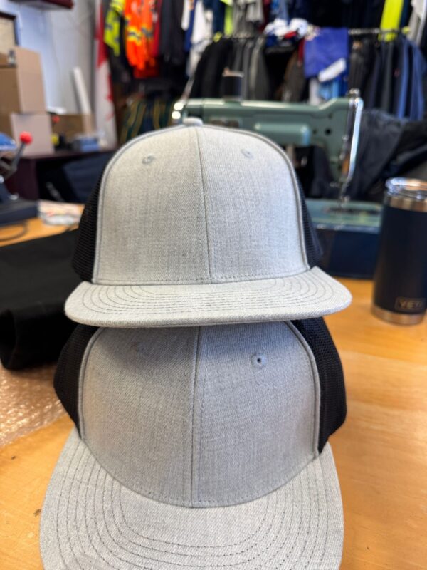 Two-tone Plain Mesh Cap